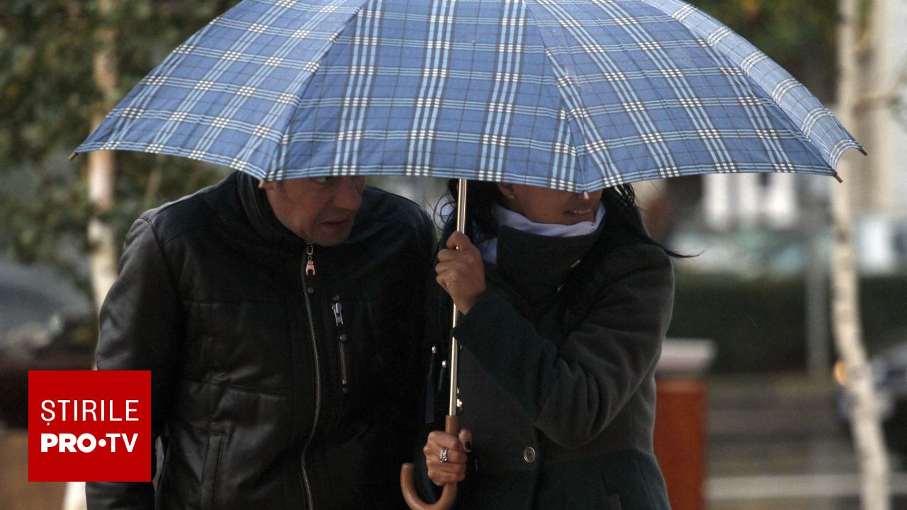 Cod galben de ploi în București și șapte județe, cu precipitații de până la 40 l/mp