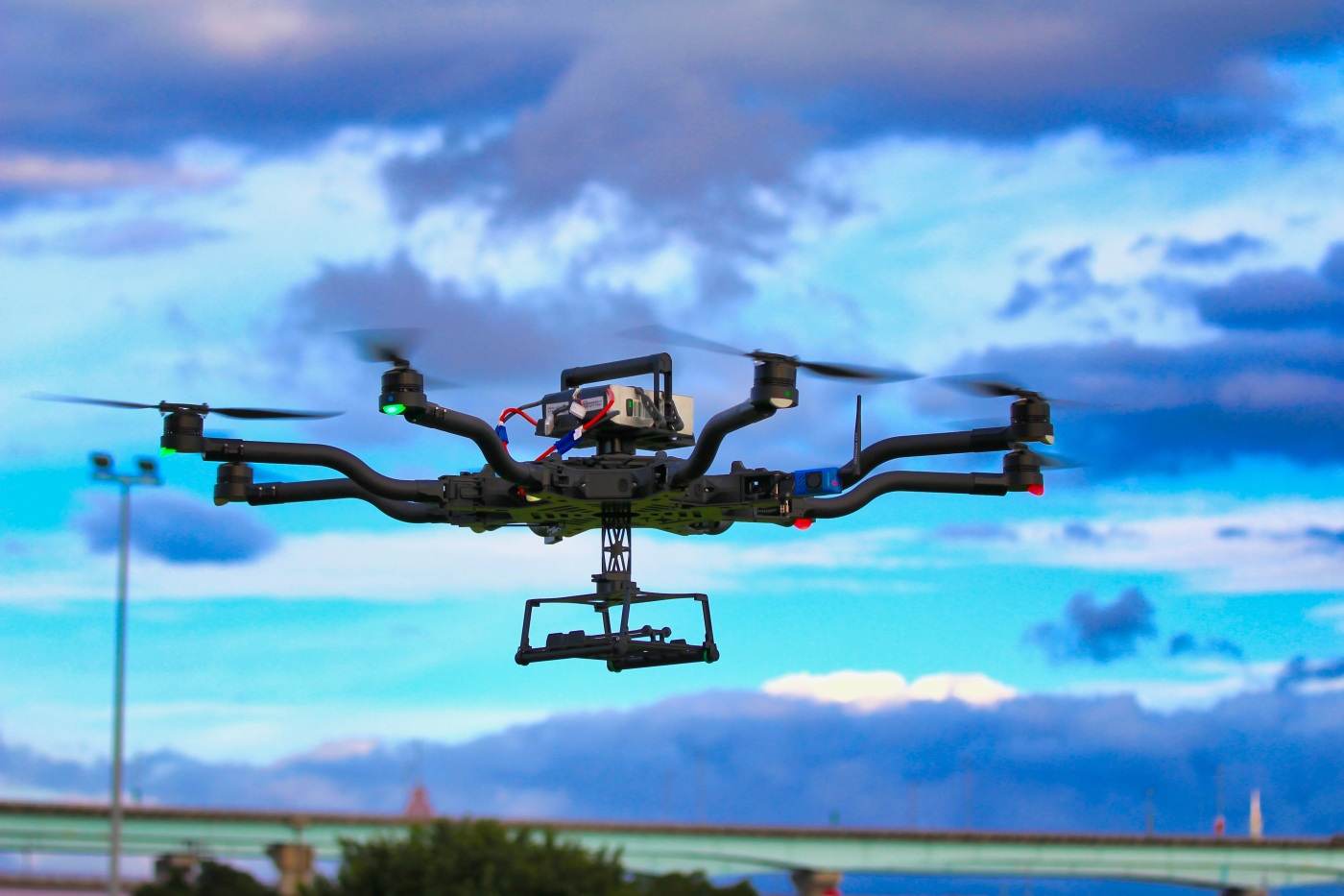 O dronă de tip Alpha Wing s-a prăbușit în Marea Baltică în timpul unor teste militare