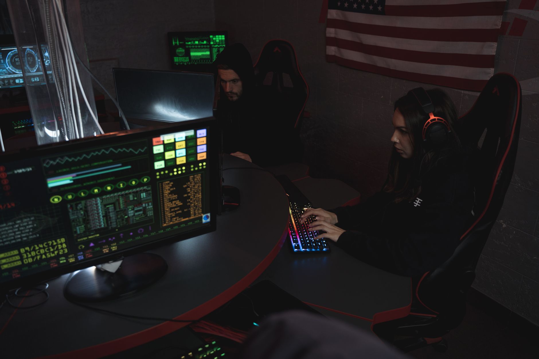 Inteligența artificială oferă un avantaj hackerilor în fața băncilor, avertizează Data Core Systems