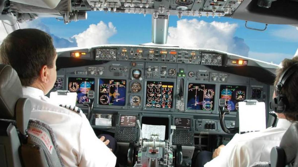 Doi piloți au adormit la bordul unui avion cu 153 de pasageri, în timpul zborului