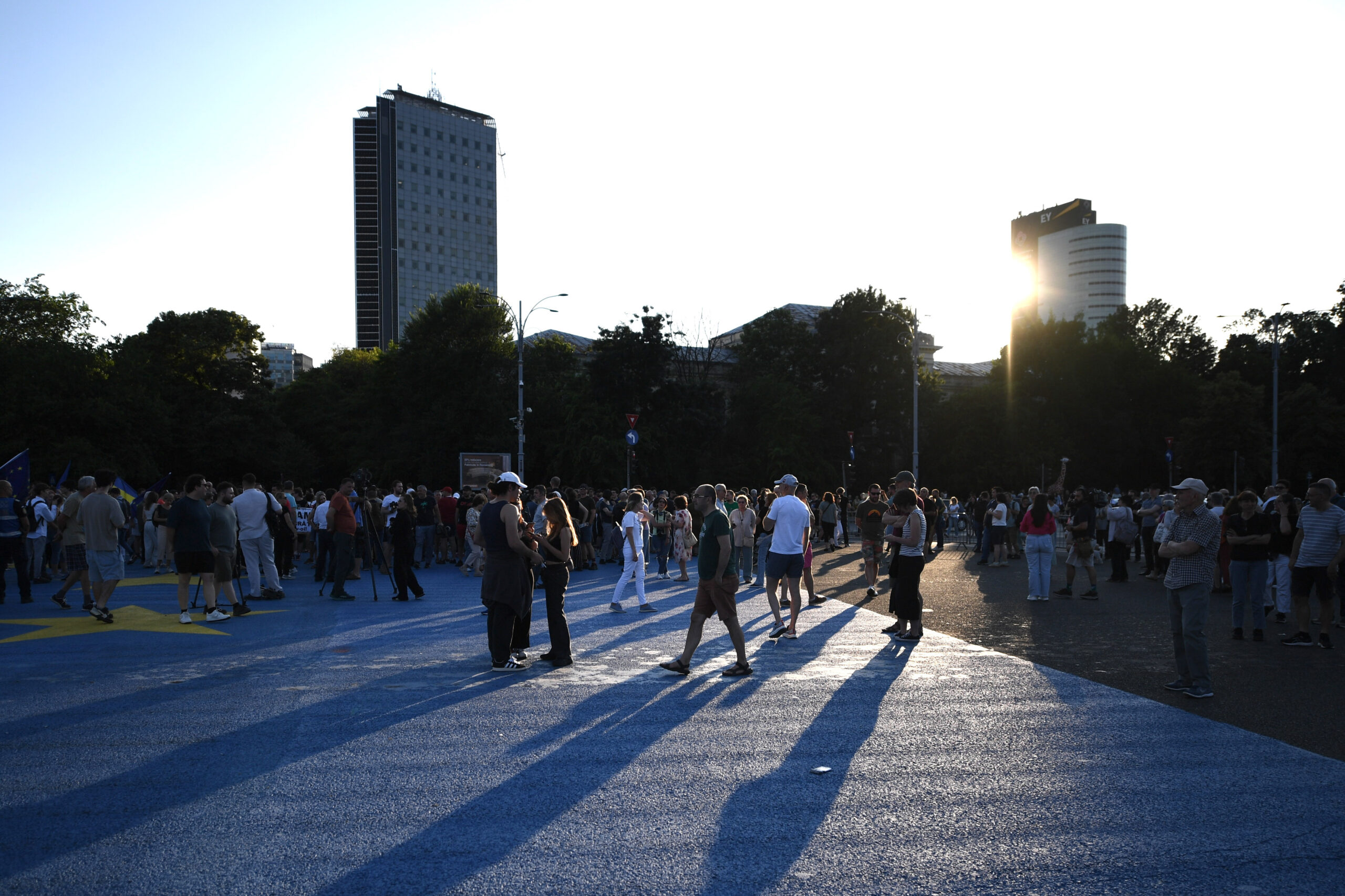 Protest în Piața Victoriei împotriva violenței și a extremismului după evenimentele de pe 15 septembrie