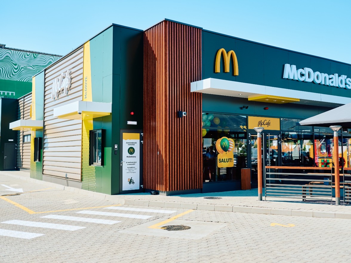 McDonald’s extinde prezența în Craiova cu un nou restaurant dotat cu energie solară și McDrive
