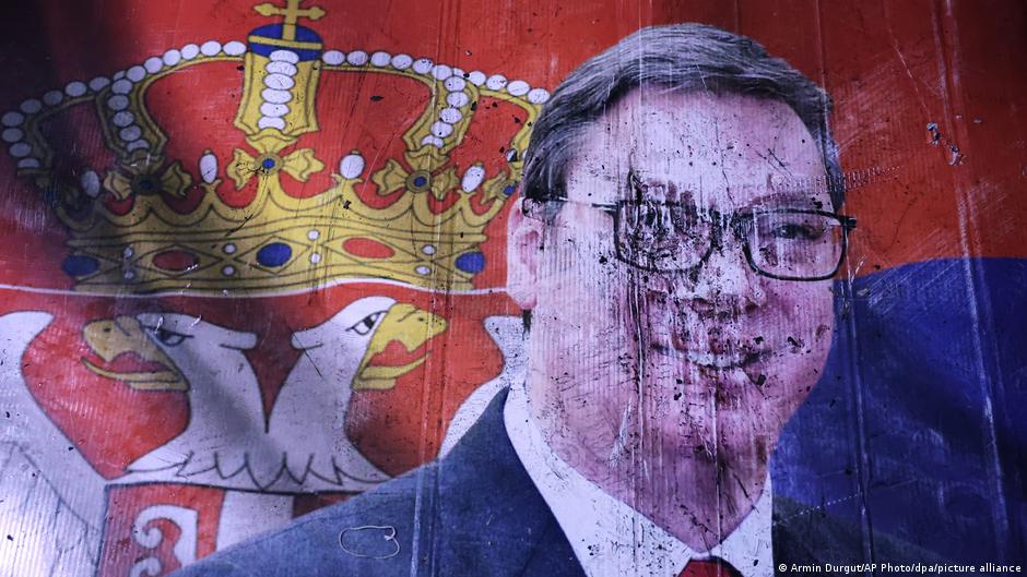 Schimbare politică în Serbia: Presa speră la o reformă după înfrângerea lui Aleksandar Vučić