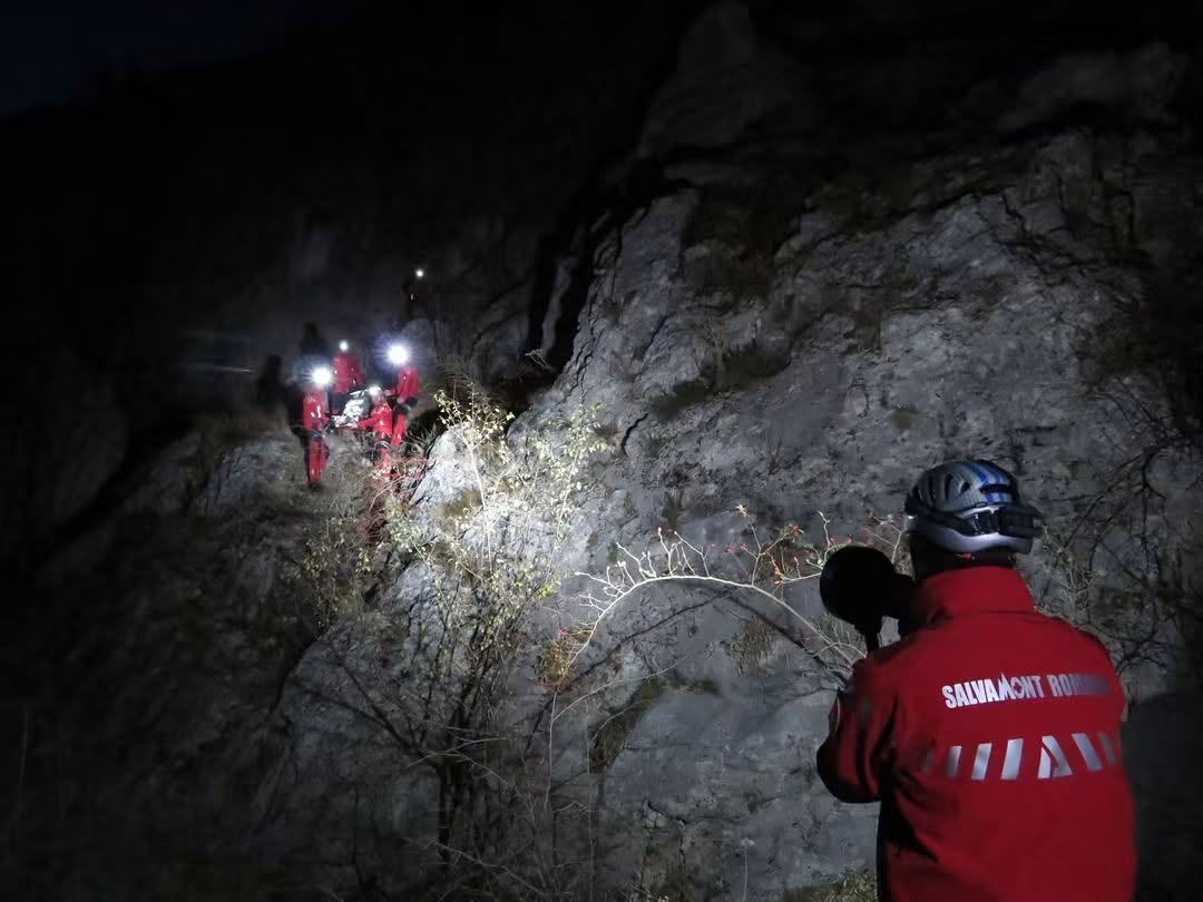 Misiune de salvare în masivul Mehedinți: două persoane sunt blocate într-o zonă greu accesibilă