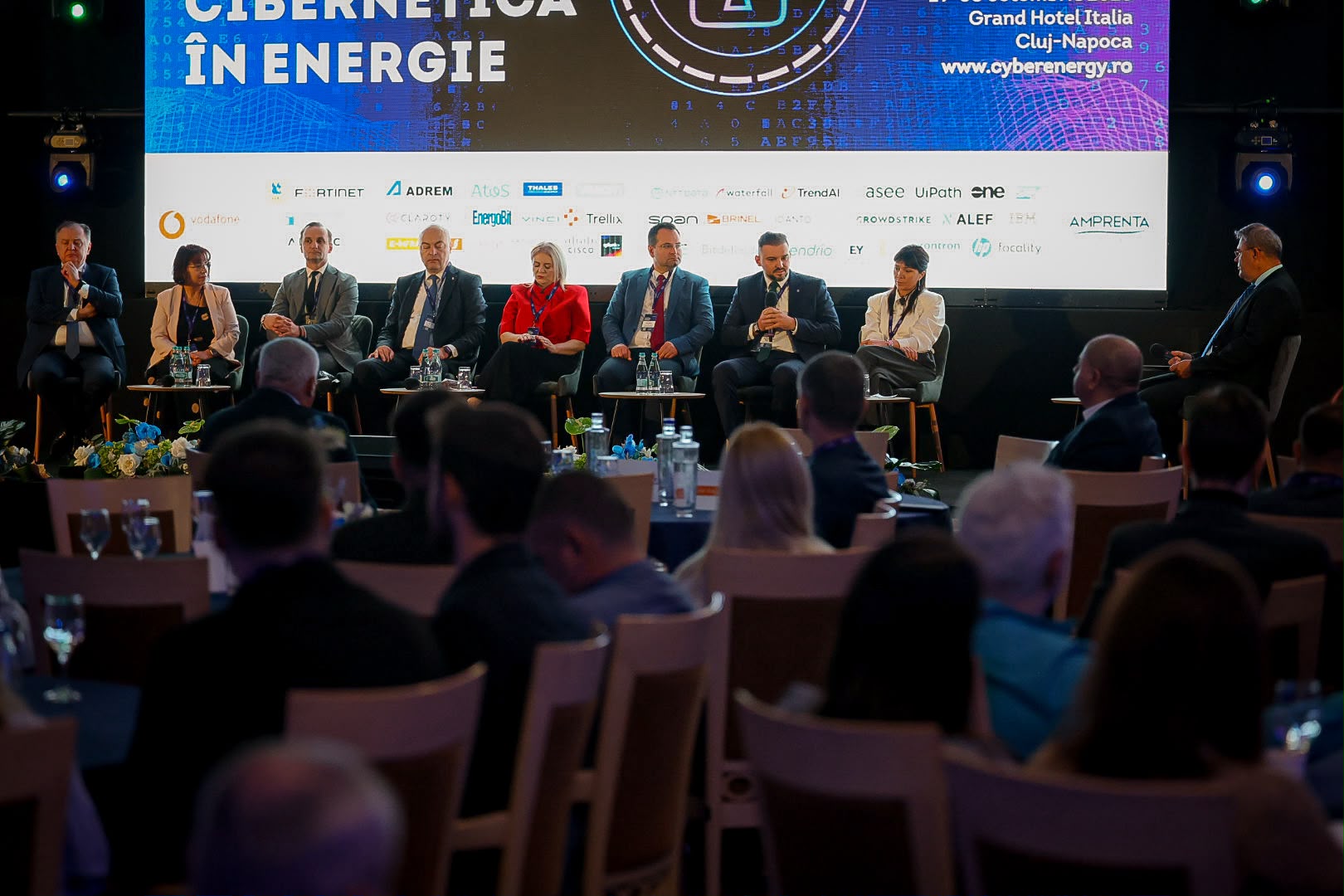Deficitul de specialiști în sectorul energetic: nevoia de parteneriat între universități și companii