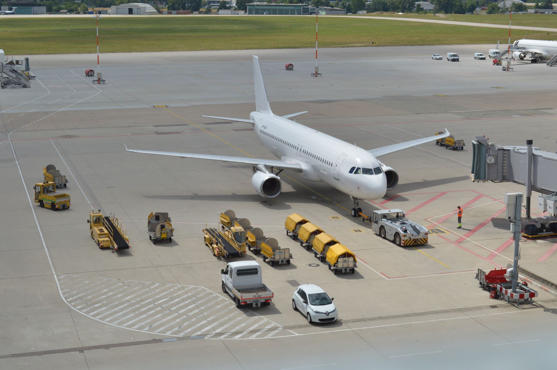Airbus își menține obiectivele de livrări, vizând peste 100 de avioane pe lună până la finalul anului