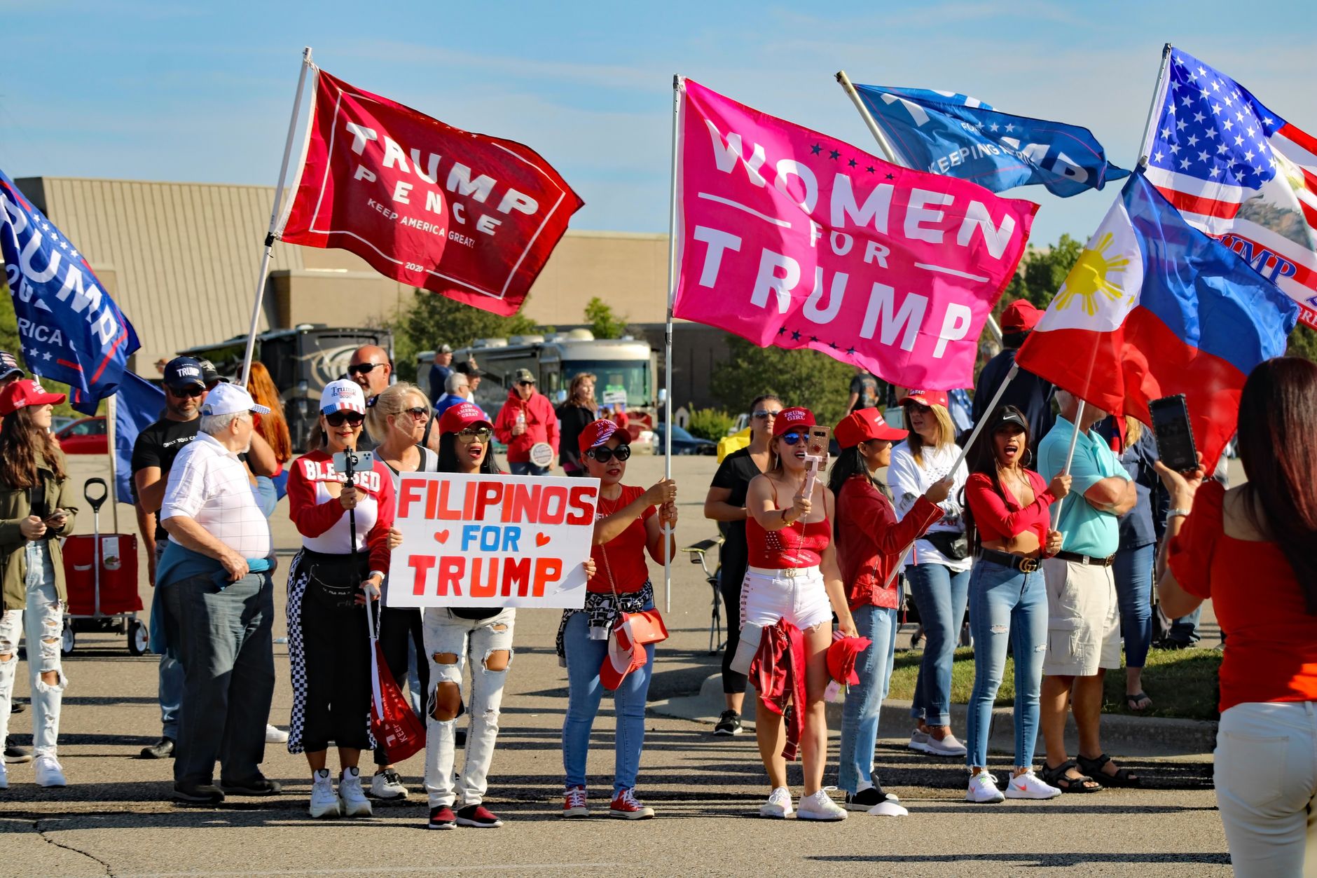 Donald Trump anulează retragerea din Iowa și Kansas, reintroducând mitingurile fizice în agenda de campanie