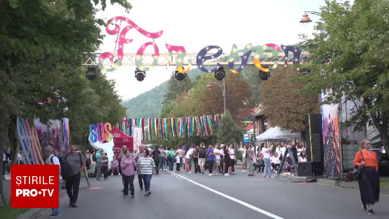 Sinaia găzduiește evenimente cu parade și concerte, în ciuda restricțiilor de circulație și a închiderii gondolei