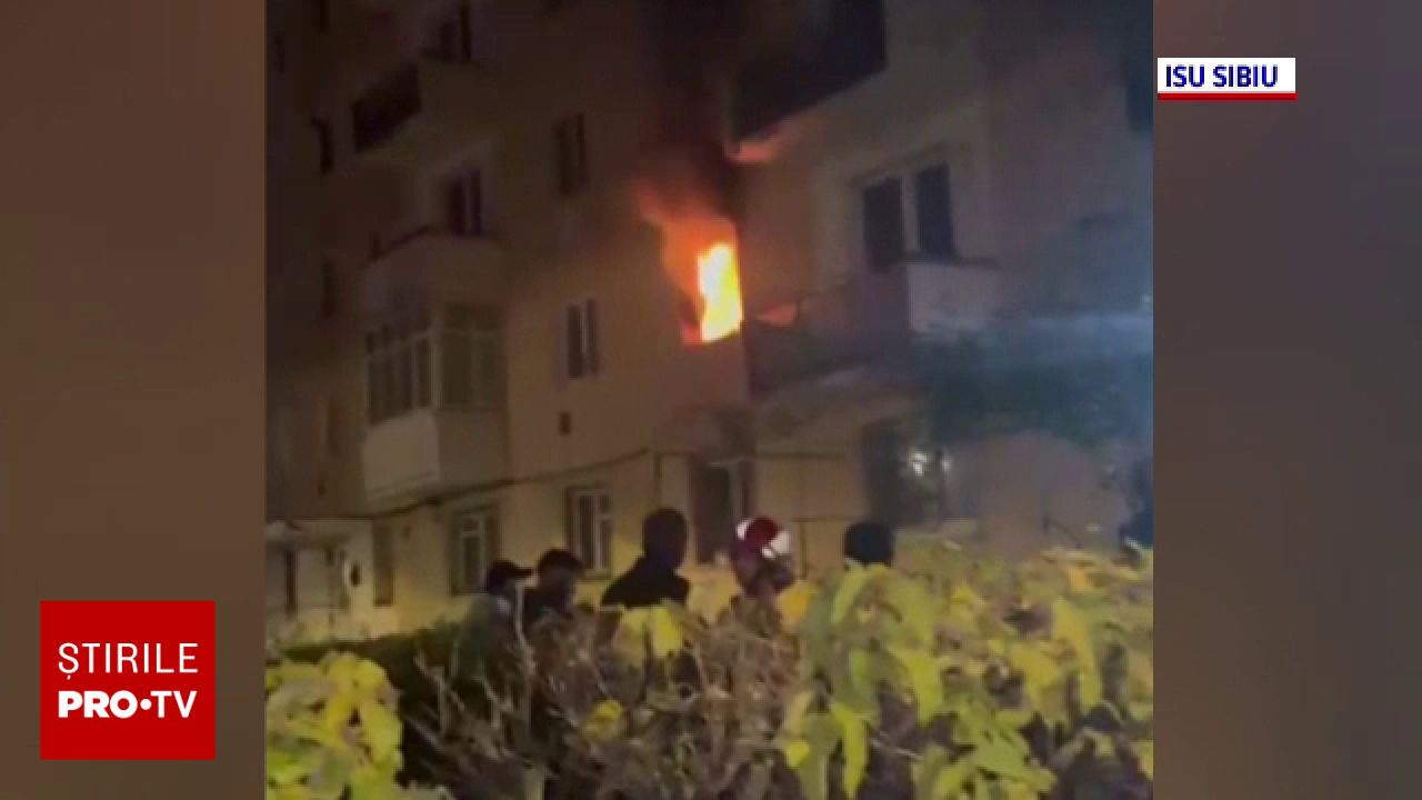 Incendiu într-un bloc din Mediaș provocat de o lumânare: trei persoane au fost internate