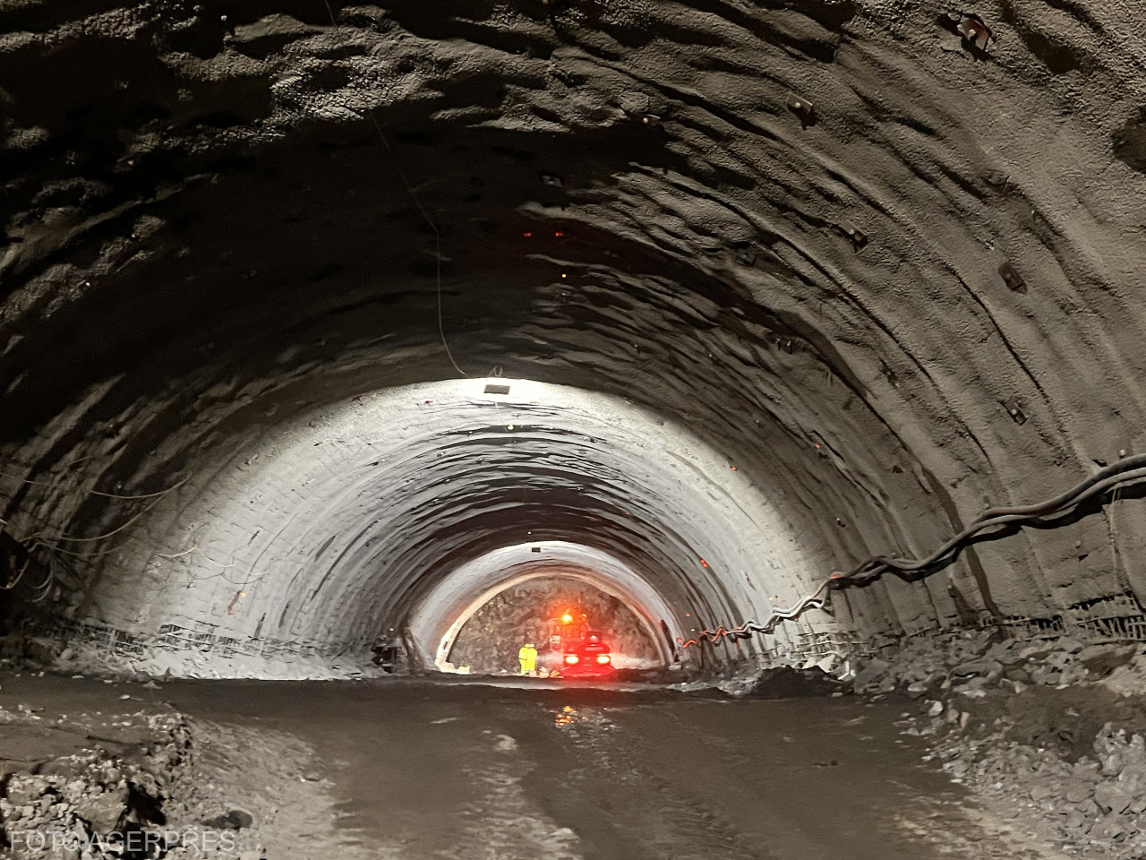Tunelul de pe autostrada A1 a fost străpuns în totalitate, un pas major pentru segmentul Lugoj-Deva