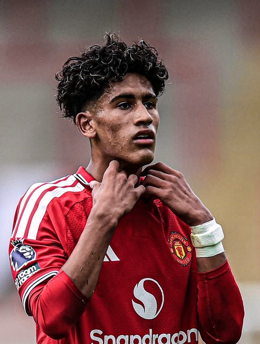 JJ Gabriel, talentul de la Manchester United, se află în Barcelona după ce a cerut plecarea