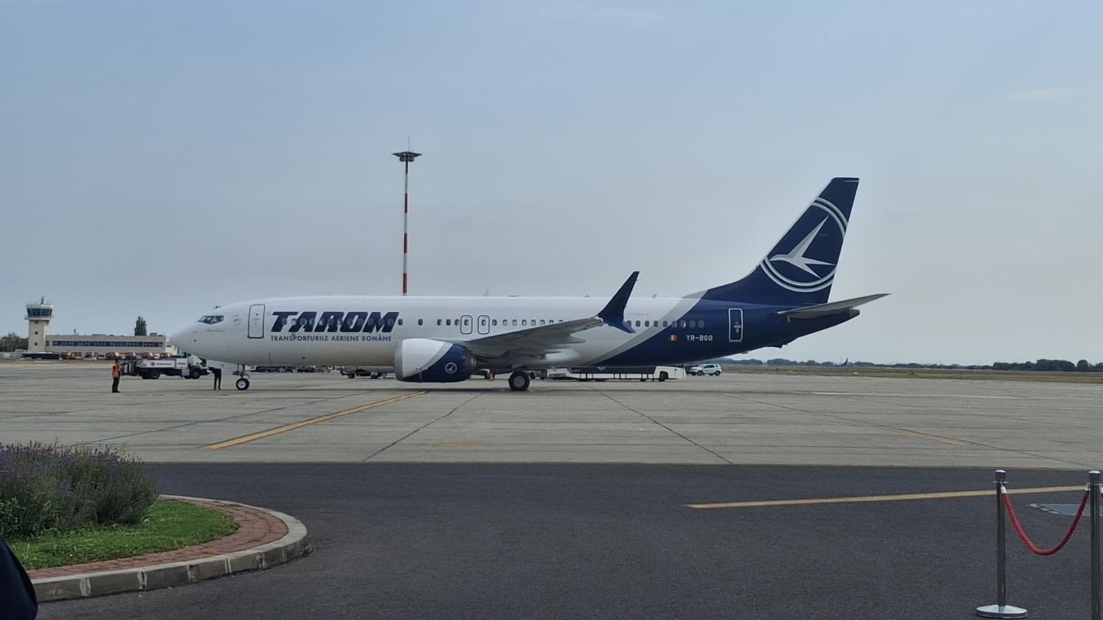 TAROM a primit primul Boeing 737 MAX 8. Prima aeronavă, botezată „Mircea Lucescu”, va zbura sâmbătă
