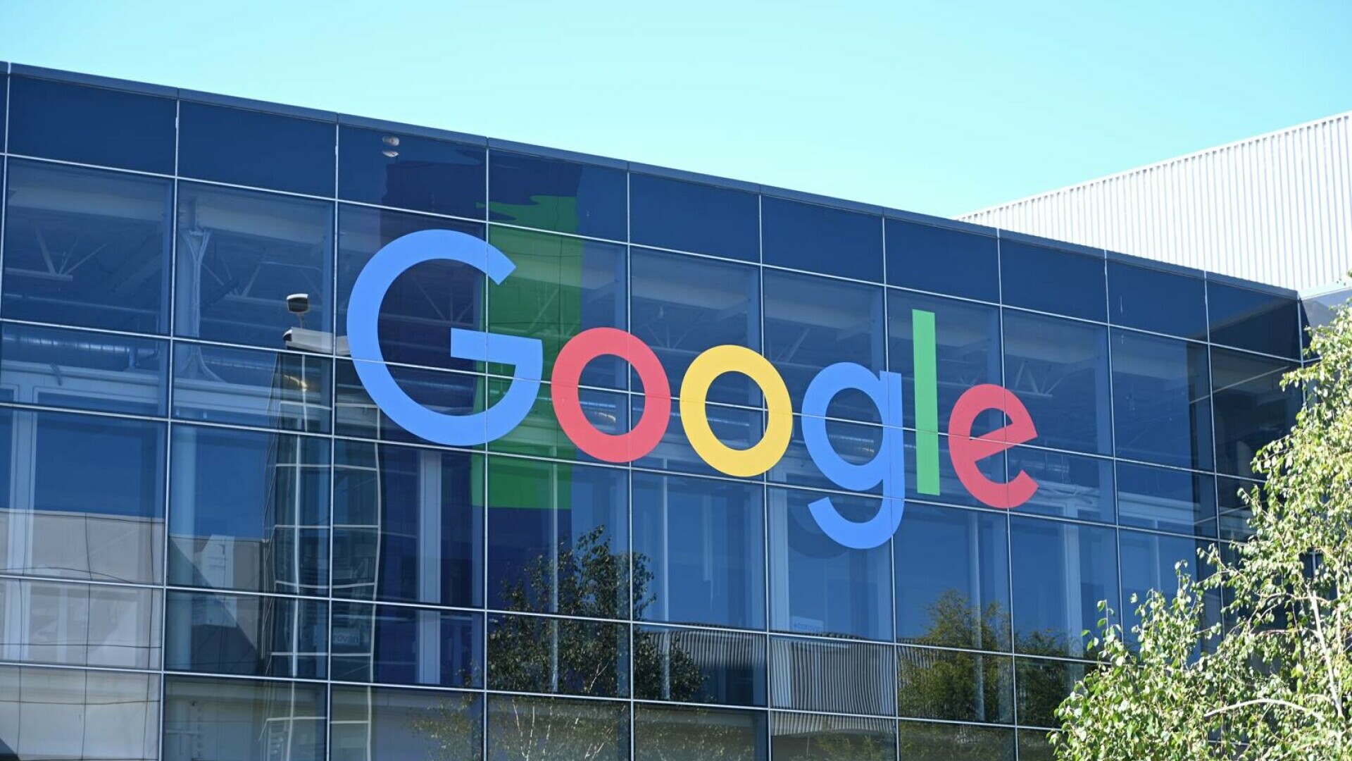 Google este amendată cu 403 milioane de euro de către autoritățile din Irlanda pentru nereguli în prelucrarea datelor