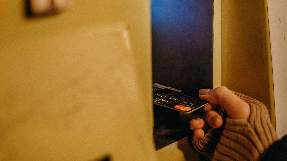 Rețele de crimă organizată cu legături cu România fură sute de milioane de dolari din ajutoarele alimentare ale SUA
