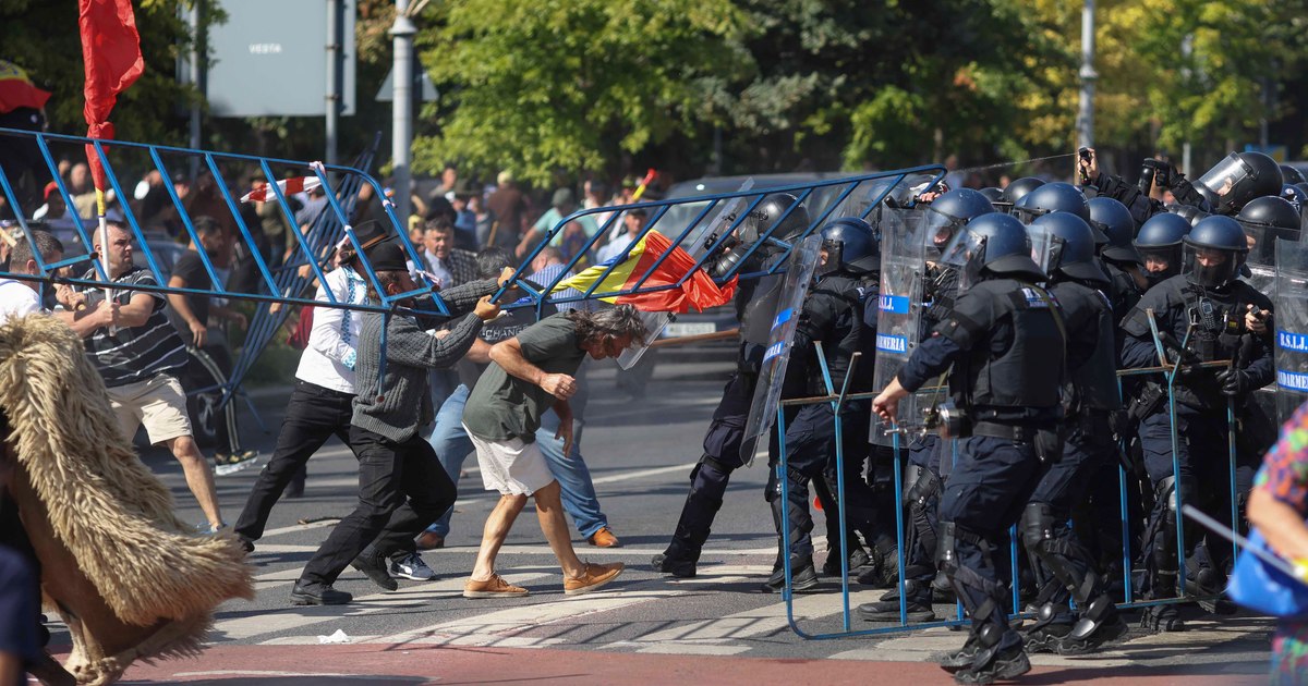 Operațiune de amploare în 15 județe după violențele de la protestul ciobanilor din Piața Victoriei