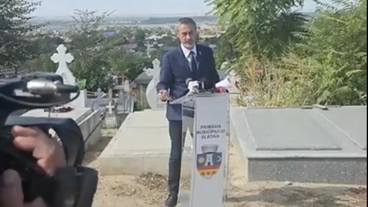 Scandal la cimitirul din Slatina: Au fost descoperite rămășițe umane în saci de rafie