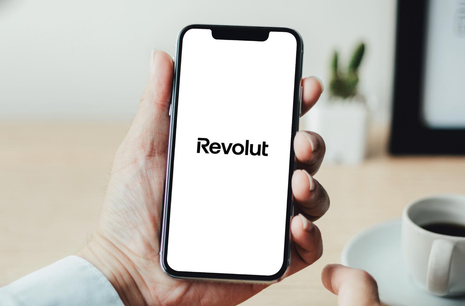 Breșă de securitate la Revolut: Date sensibile ale clienților au fost transmise către entități externe