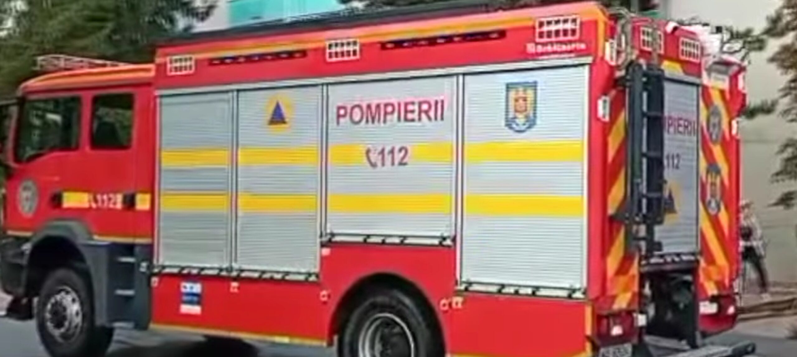 Explozie într-o curte din Sectorul 5: două persoane rănite și măsuri de acces pentru locatarii afectați