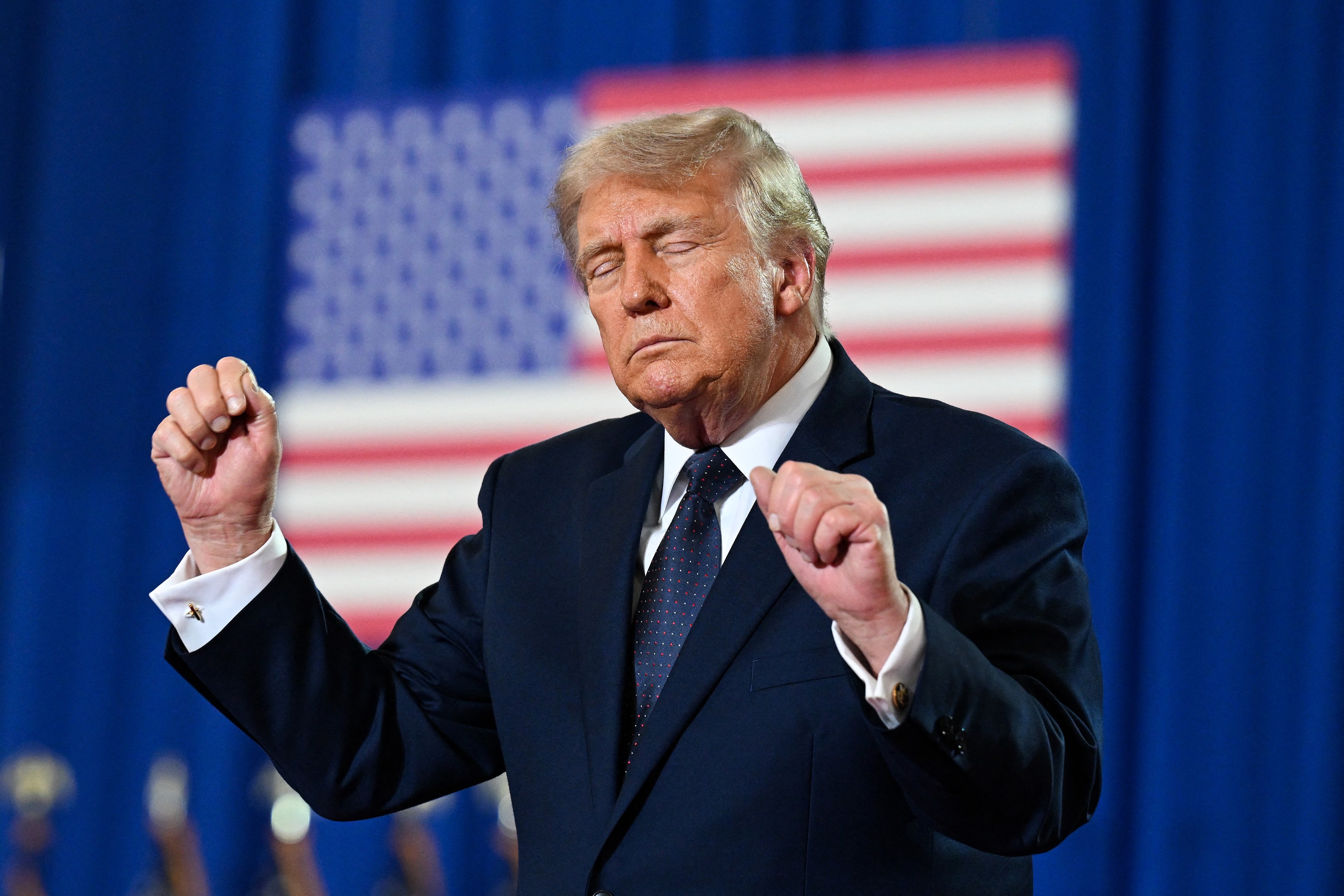 Donald Trump schimbă terminologia oficială pentru AI: documentele SUA vor folosi termenul de super-inteligență