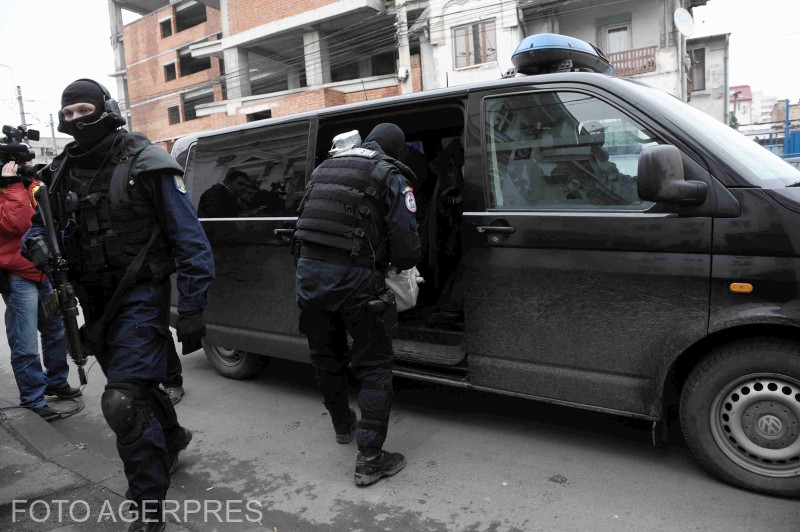 Operațiuni de poliție în Botoșani: 6 percheziții domiciliare în cadrul unui dosar de proxenetism
