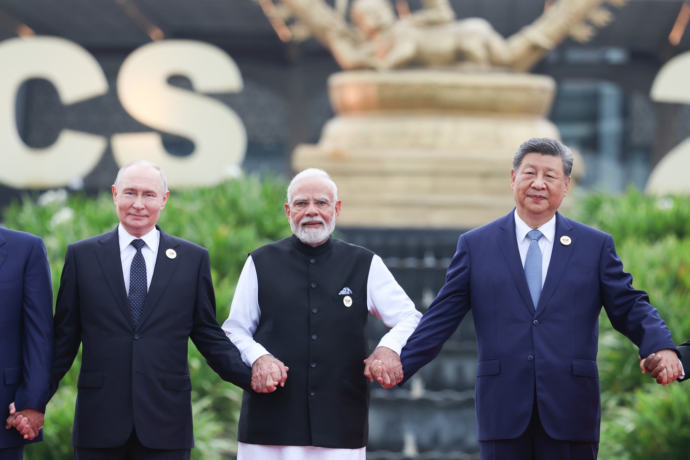 China propune crearea unei zone de inteligență artificială open source pentru membrii BRICS