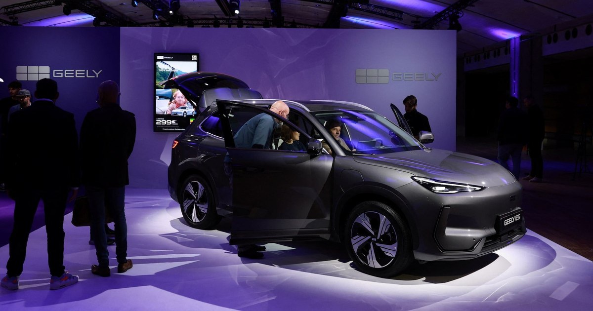 Geely prezintă o tehnologie de încărcare ultra-rapidă: bateria ajunge de la 10% la 70% în 4 minute și jumătate