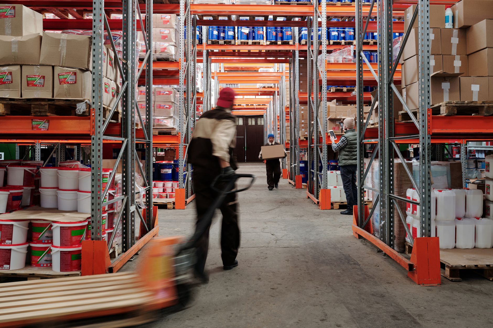 Expansiunea regională a antreprenorilor pe eMAG Marketplace: numărul sellerilor cross-border a crescut cu 25%