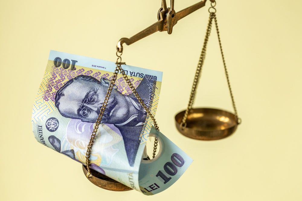 România începe discuțiile cu S&P pentru ratingul de țară; există riscul unei retrogradări la categoria „junk”