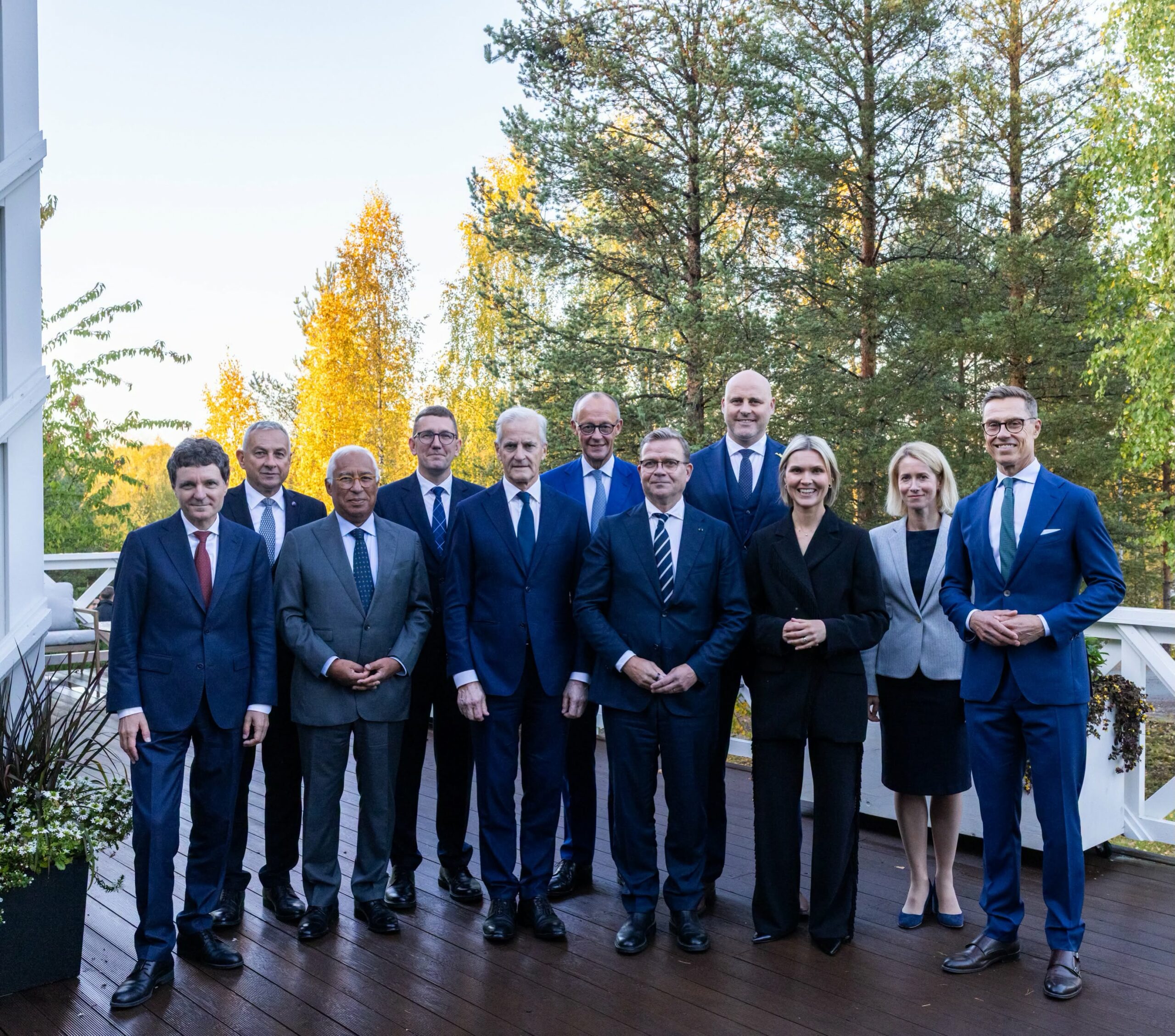 Nicușor Dan vizitează o bază militară din Finlanda în cadrul Summitului European pentru Arctica