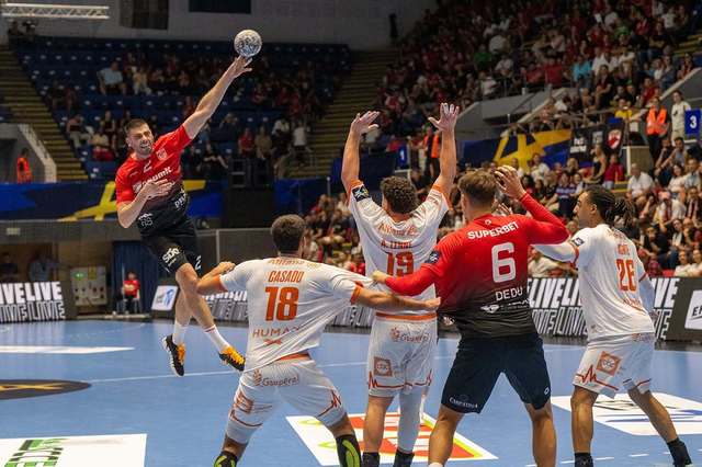 Handbal masculin: Dinamo București a învins HC Buzău în etapa a III-a a Ligii Naționale
