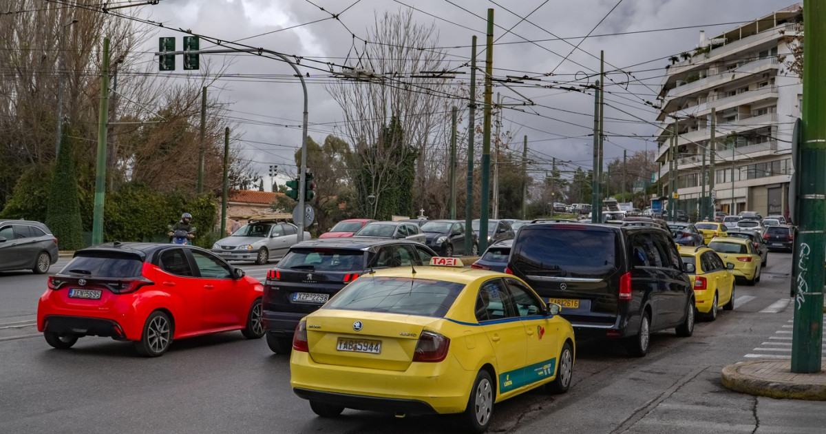 Scandal în Grecia după afirmațiile unui deputat despre costul benzinei și utilizarea transportului public