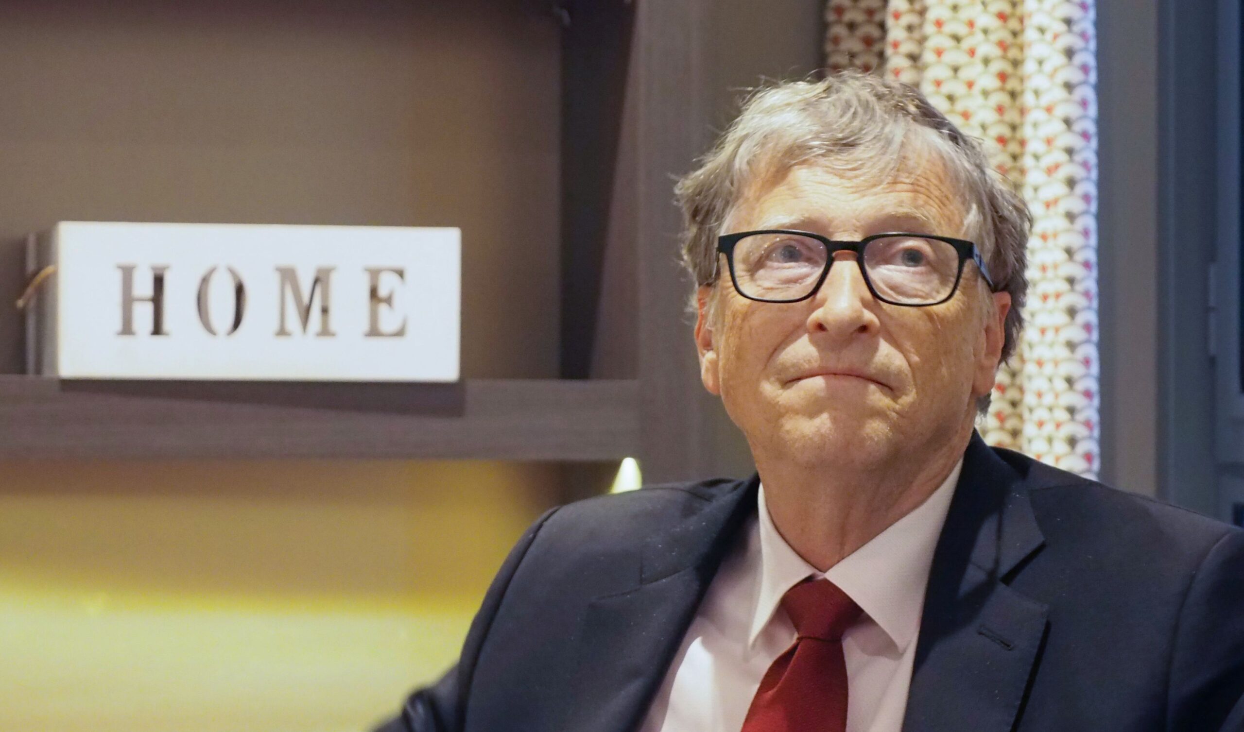 Bill Gates avertizează că utilizarea necontrolată a inteligenței artificiale ar putea cauza un miliard de decese