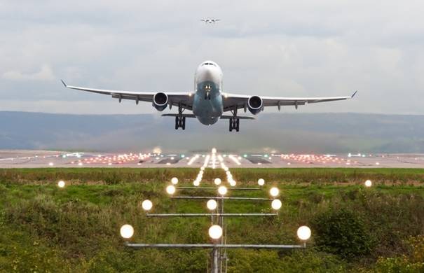 Aterizare de urgență la Otopeni pentru un avion TAROM care zbura de la Cluj către Turcia
