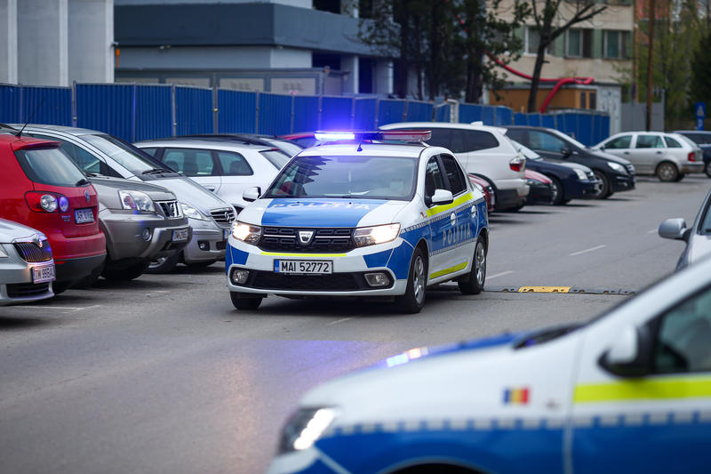 Agresiune brutală în Sectorul 5: Femeie legată și lovită cu un topor de către iubit