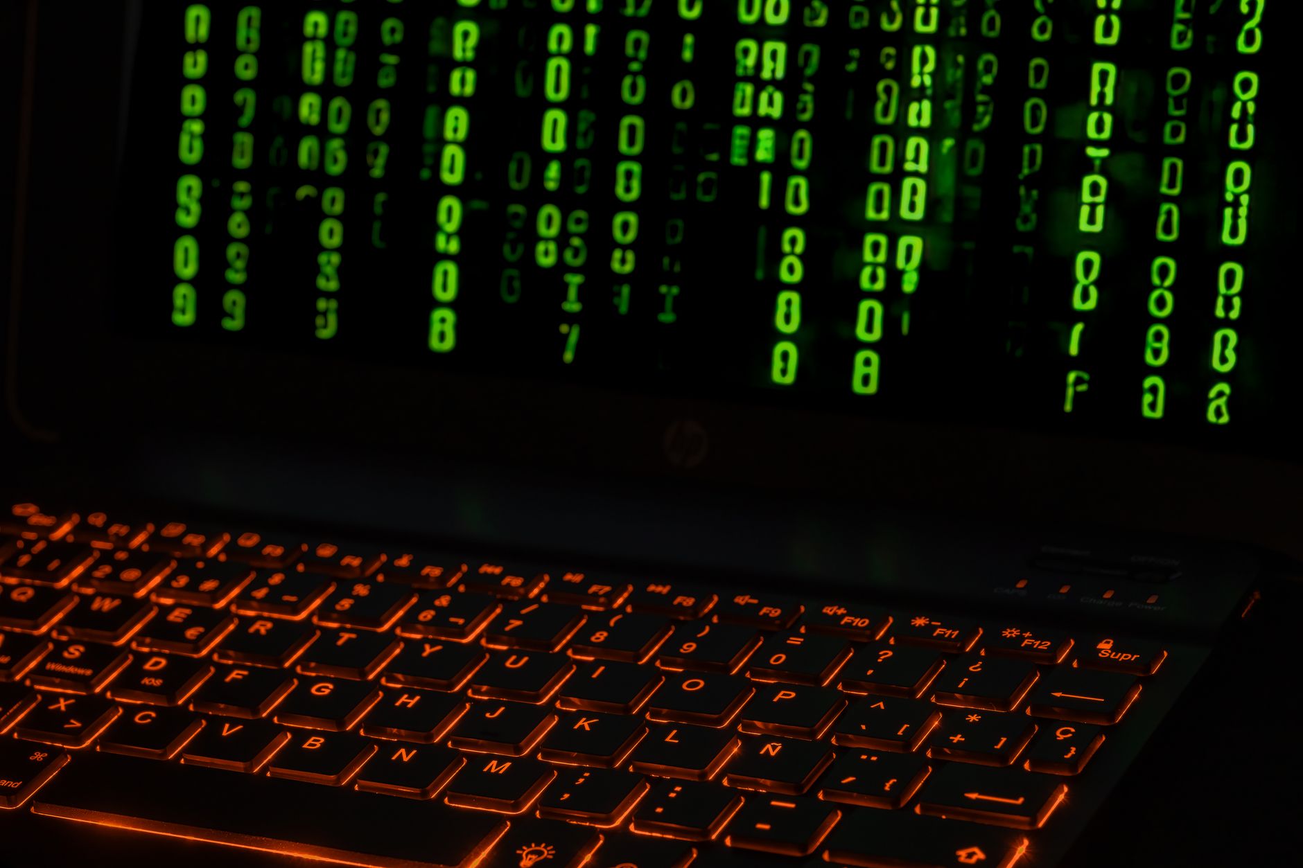 Frauda prin inteligență artificială: Fost președinte de bancă a pierdut 95 de milioane de euro
