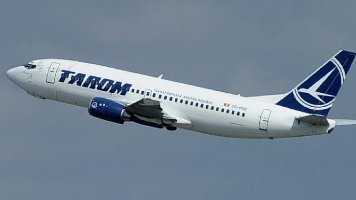 Aeronava TAROM a aterizat de urgență la Otopeni după ce a lovit un stol de păsări la Cluj