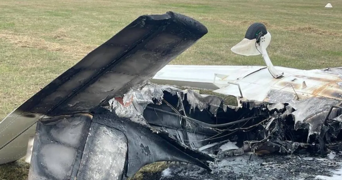 Accident aviatic la Iași: un avion ultraușor s-a prăbușit pe un câmp în apropierea aerodromului