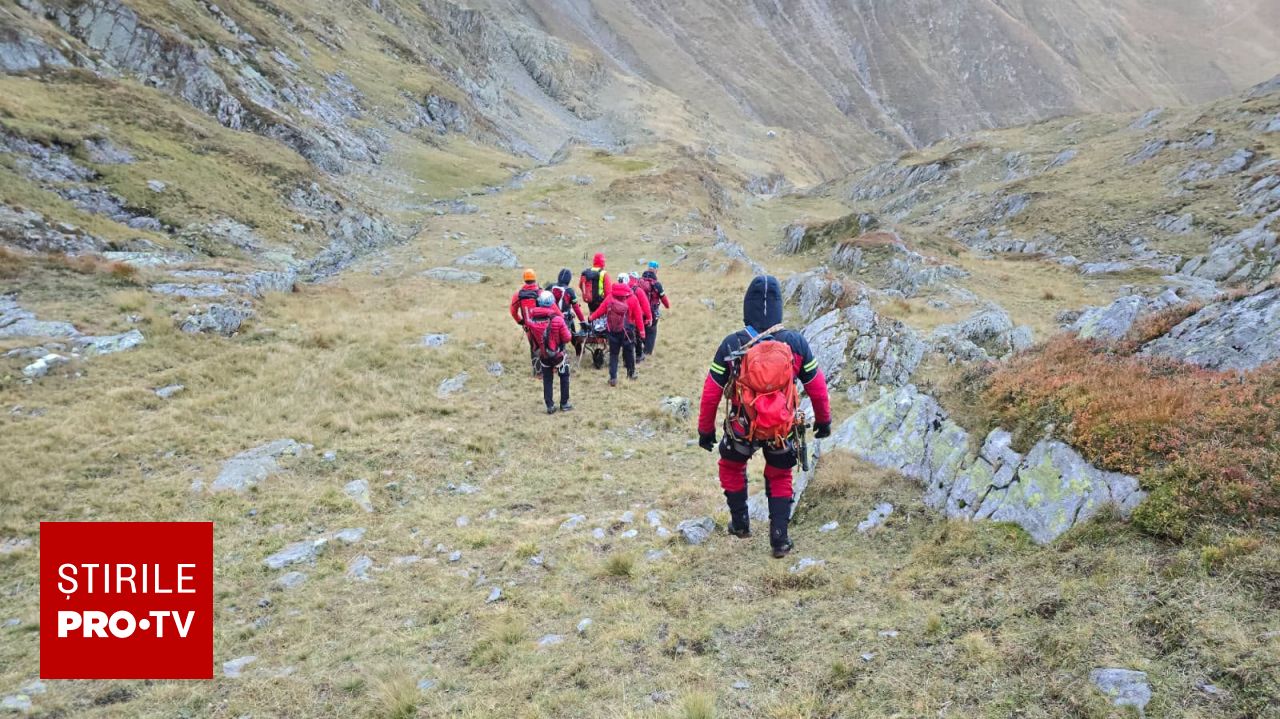 Recuperarea trupului unui turist polonez din Munții Făgăraș a fost finalizată după 34 de ore de efort