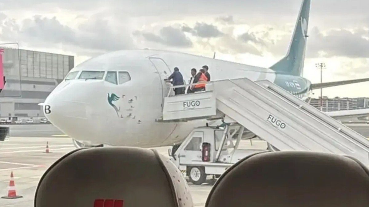 Un avion Caspian Airlines a fost sechestrat pe pistă în Istanbul din cauza unei datorii de 3 milioane de euro
