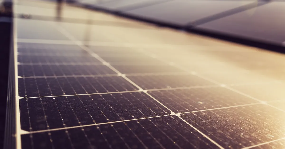 Tehnologia cu perovskit poate depăși eficiența panourilor solare din siliciu