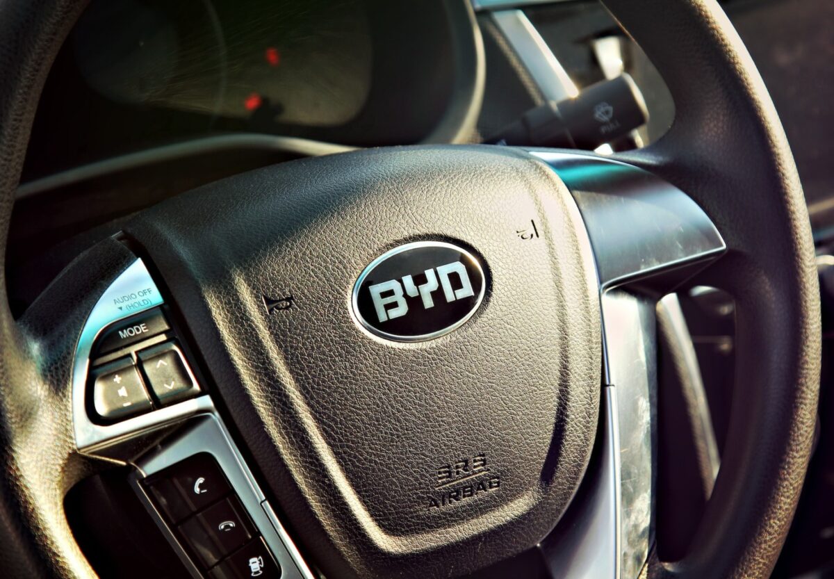 BYD pregătește lansarea camioanelor electrice în Europa și intenționează producția locală