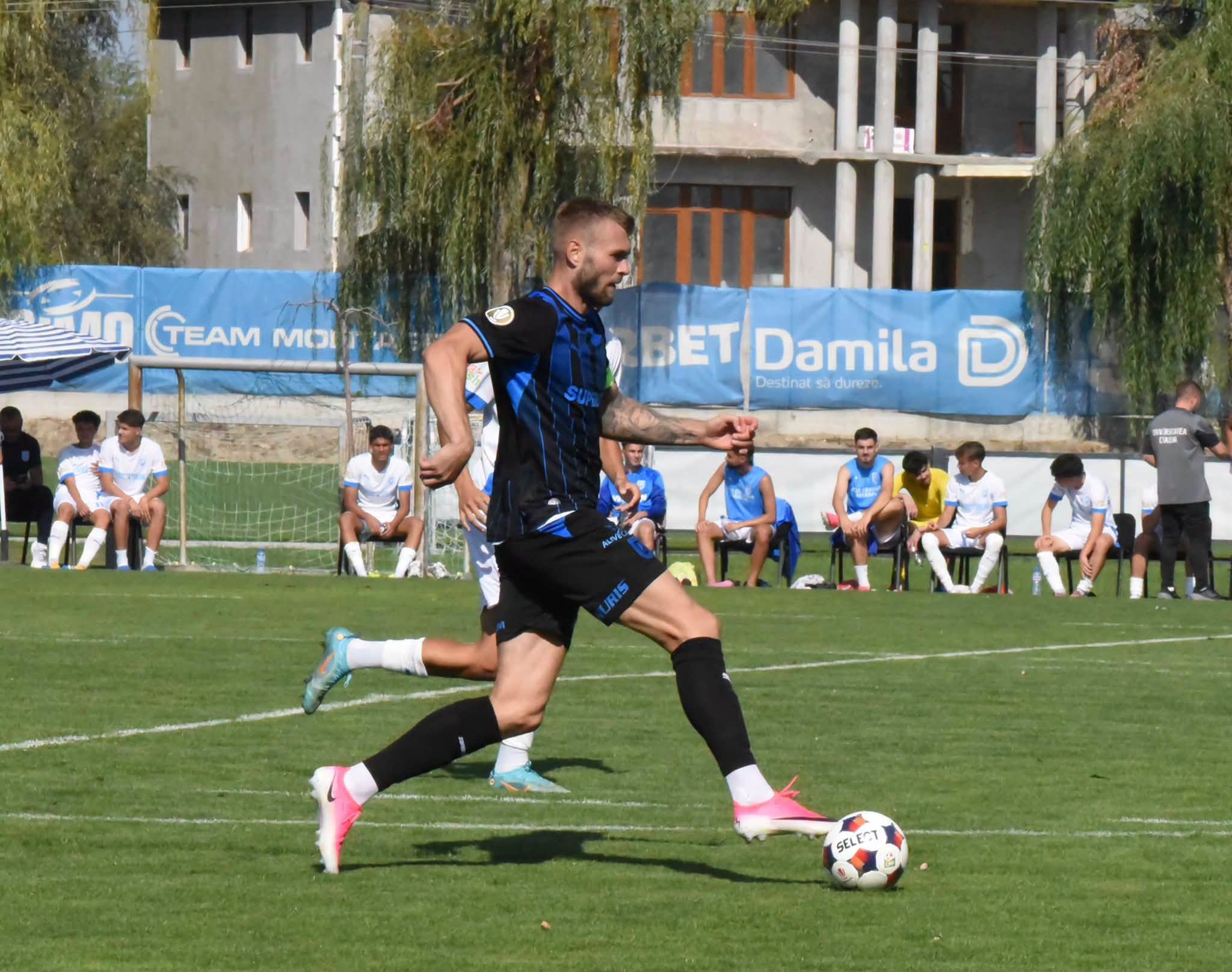 Universitatea Craiova a obținut o victorie masivă, 8-0, într-un meci amical împotriva echipei secundă