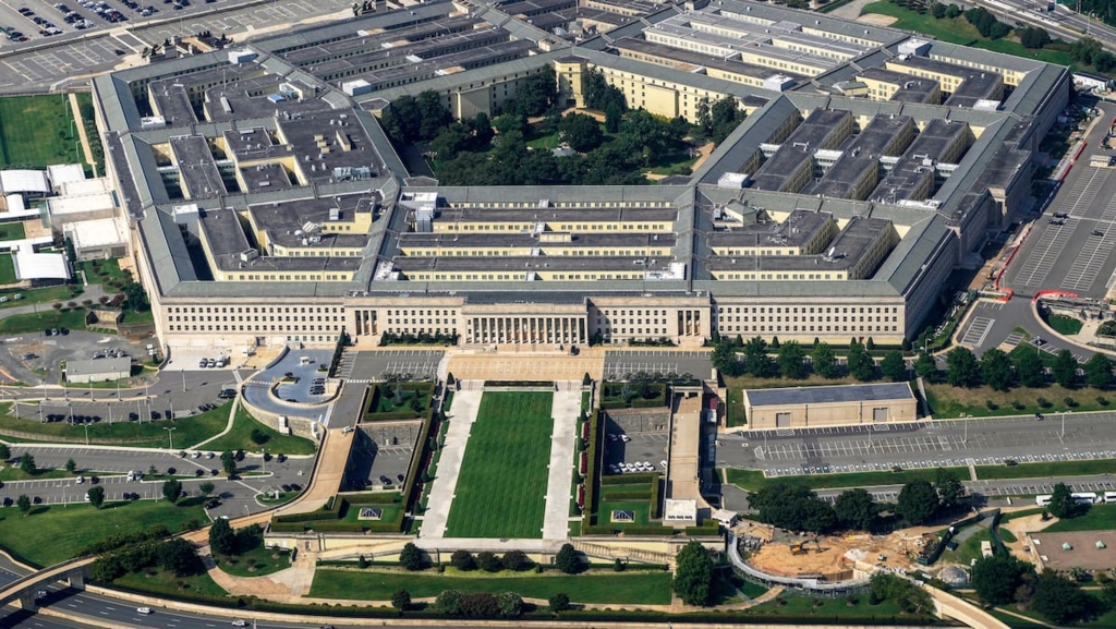 Breșă masivă de securitate la Pentagon: Aproximativ trei milioane de persoane au fost afectate