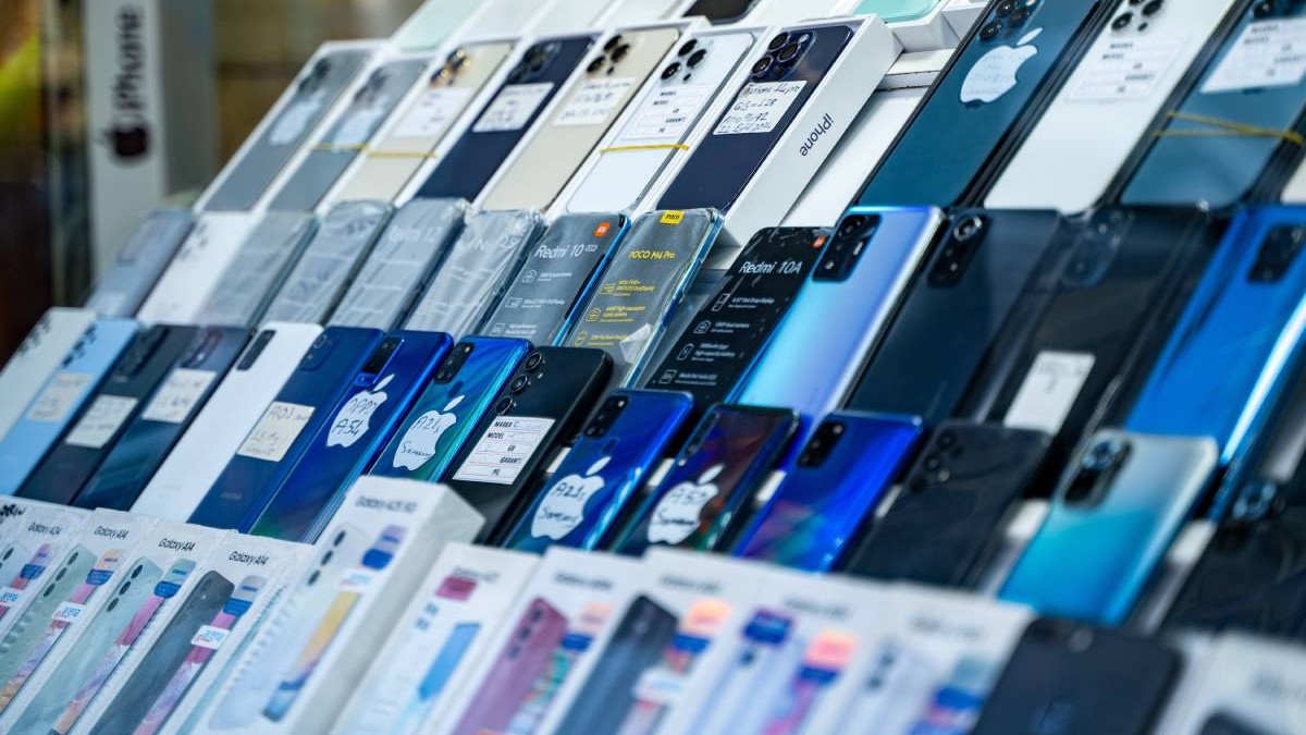 Operațiunea Troja: peste un milion de telefoane second-hand vândute ca noi în Europa