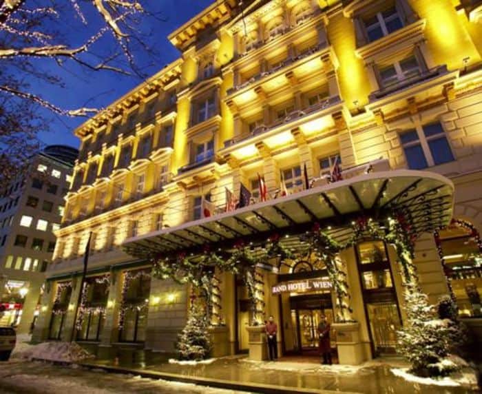 Industria hotelieră din România solicită un sistem digital unic pentru raportarea fluxurilor turistice