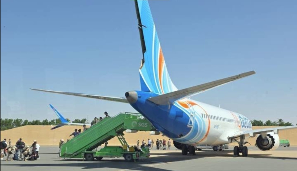 Un avion Flydubai a fost deturnat de un copilot terorist; doi piloți au salvat aeronava în Arabia Saudită