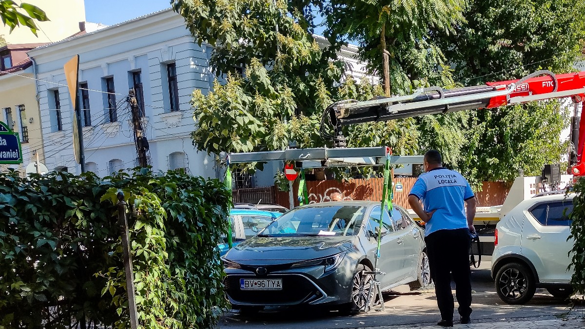 Regulament nou pentru mașinile parcate ilegal în București: se introduc tarife unitare și platformă digitală