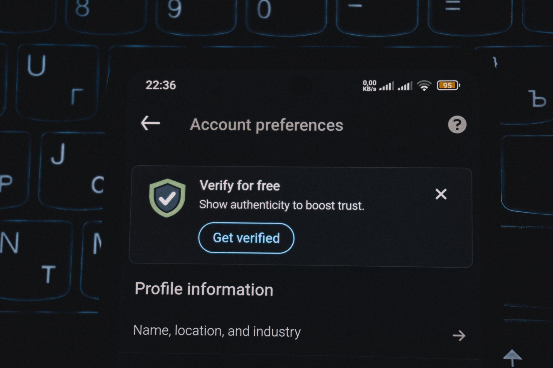 Securitatea conturilor online: Cum protejează autentificarea multifactor împotriva atacatorilor