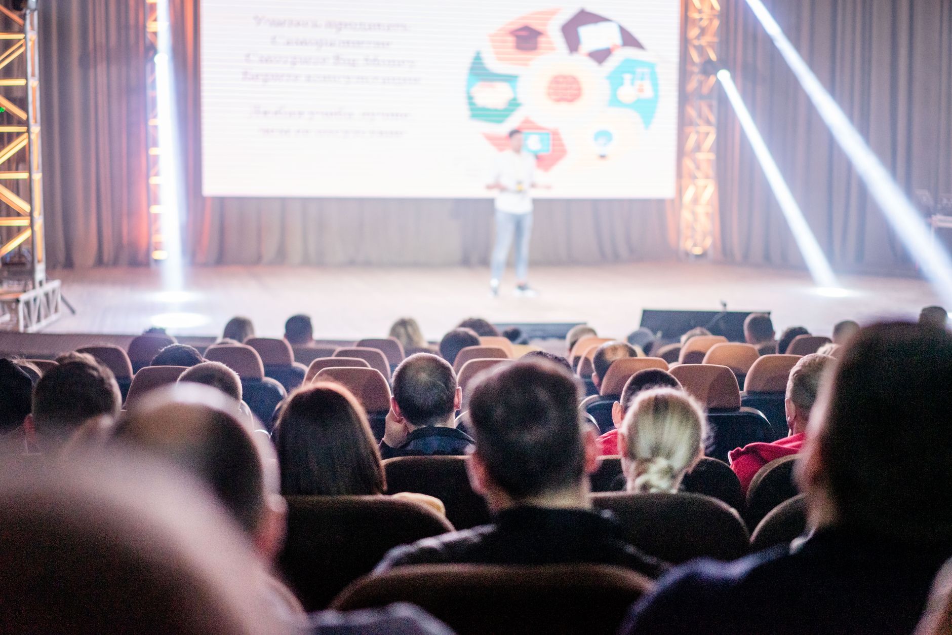 Impact SEE’26: Ryan Reynolds, David Popovici și lideri globali au discutat la București