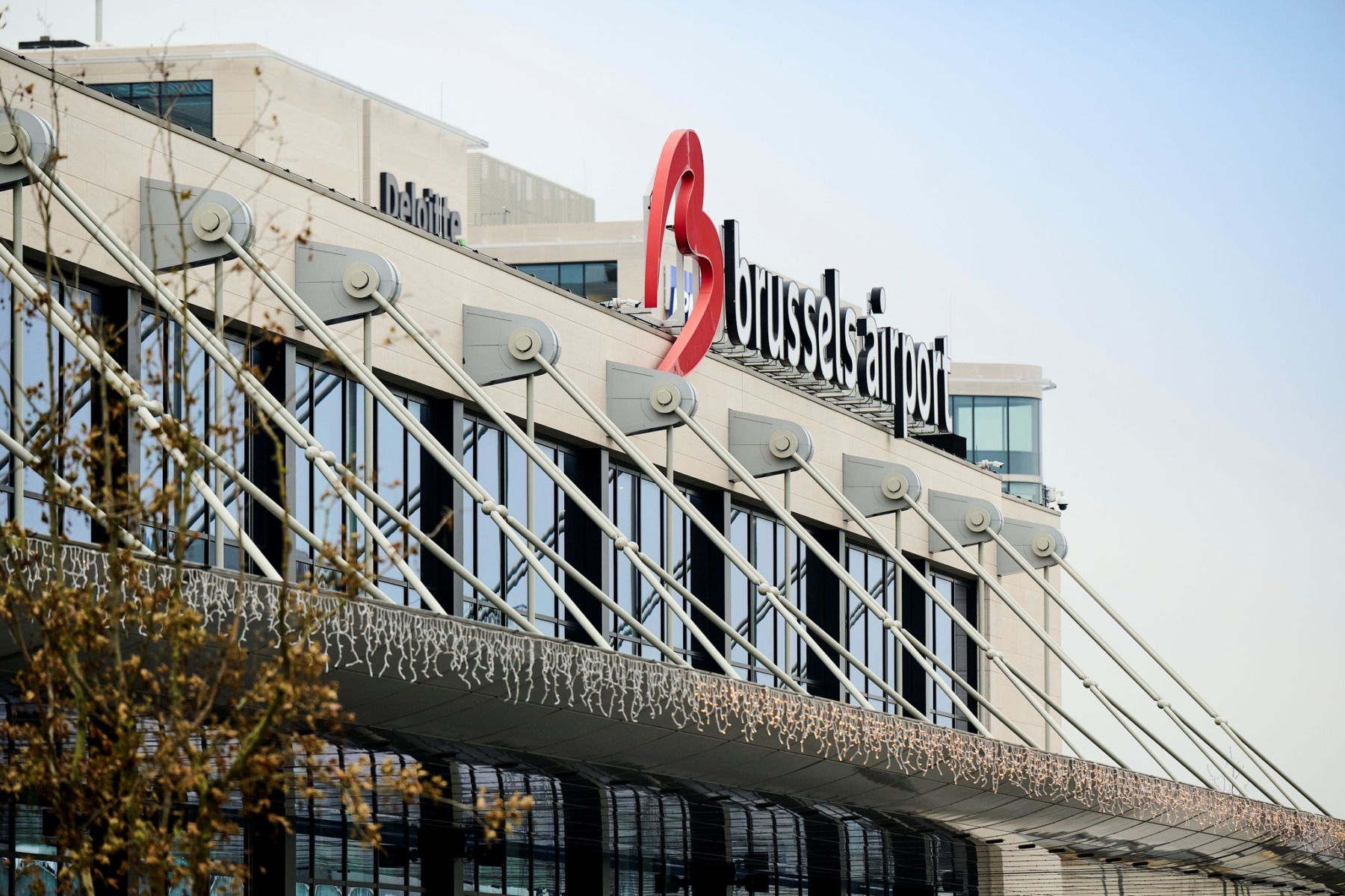 Operațiune masivă împotriva traficanților de droguri care foloseau aeroportul Bruxelles ca bază de import
